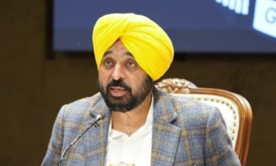 पंजाब सरकार ने 17 जुलाई 2020 के बाद भर्ती हुए सरकारी कर्मचारियों के वेतन को दोबारा तय (Pay Re-Fixation) करने के लिए विस्तृत और एकरूप दिशानिर्देश जारी किए हैं। यह फैसला Punjab and Haryana High Court के अंतिम आदेशों के अनुपालन में लिया गया है। इसका उद्देश्य वर्ष 2020 के आदेश के तहत कम तय किए गए वेतन को ठीक करना और पात्र कर्मचारियों को बकाया वेतन (एरियर) का भुगतान सुनिश्चित करना है। 🔍 वेतन पुनः निर्धारण (Pay Re-Fixation) का मतलब क्या है? वेतन पुनः निर्धारण का अर्थ है किसी कर्मचारी का वेतन उसकी नियुक्ति की तिथि से सही नियमों के अनुसार दोबारा तय करना। इस मामले में पाया गया कि नए भर्ती कर्मचारियों को पंजाब सरकार के अपने वेतन नियमों से कम वेतन दिया जा रहा था। ❓ नए दिशानिर्देश क्यों जारी किए गए? वित्त विभाग ने अक्टूबर 2025 में निर्देश जारी किए थे, लेकिन अलग-अलग विभागों द्वारा अलग-अलग तरीके अपनाने से भ्रम की स्थिति बन गई। अब जारी ताजा सर्कुलर में चरणबद्ध और स्पष्ट दिशा-निर्देश दिए गए हैं ताकि अदालत के आदेशों का समान और कानूनी रूप से सही क्रियान्वयन हो सके। 👥 किन कर्मचारियों को लाभ मिलेगा? 17 जुलाई 2020 के बाद भर्ती हुए कर्मचारी 2020 के वेतन प्रतिबंध आदेश से प्रभावित कर्मचारी सभी विभागों के परिवीक्षाधीन (Probation) और गैर-परिवीक्षाधीन कर्मचारी 📌 वित्त विभाग द्वारा जारी प्रमुख दिशानिर्देश दिशानिर्देश 1: जब विभागीय वेतनमान 7वें वेतन आयोग से कम हो वेतन 7वें केंद्रीय वेतन आयोग (7th CPC) के उच्च स्तर पर तय किया जाएगा कर्मचारियों से कोई वसूली नहीं की जाएगी यह नियम पंजाब के अधिकांश 5वें वेतन आयोग के स्केल पर लागू होगा दिशानिर्देश 2: जब विभागीय वेतनमान 7वें वेतन आयोग से अधिक हो कुल वेतन (मूल वेतन + महंगाई भत्ता) की तुलना की जाएगी मूल वेतन 7वें वेतन आयोग के समान या अगले उच्च स्तर पर तय होगा तुलना के लिए भारत सरकार की DA दरें लागू होंगी दिशानिर्देश 3: परिवीक्षाधीन कर्मचारियों के लिए नियम प्रोबेशन अवधि में वेतन 7वें वेतन आयोग के सेल-1 पर तय होगा यदि विभागीय DC दरें अधिक हैं तो अधिक राशि देय होगी प्रोबेशन समाप्त होने के बाद वेतन दोबारा तय किया जाएगा दिशानिर्देश 4: लागू महंगाई भत्ता (DA) दरें तुलनात्मक गणना के लिए निम्न DA दरें लागू होंगी: 1 नवंबर 2021 से – 28% 1 अक्टूबर 2022 से – 34% 1 दिसंबर 2023 से – 38% 1 नवंबर 2024 से – 42% दिशानिर्देश 5: अनिवार्य सत्यापन सभी मामलों की जांच SAS अधिकारियों या आंतरिक ऑडिट विंग द्वारा अनिवार्य पहले से लागू मामलों की भी दोबारा समीक्षा की जाएगी ⚖️ अदालत के फैसले जिनके आधार पर निर्णय ये दिशानिर्देश Dr Saurabh Sharma vs State of Punjab और उससे जुड़े अन्य मामलों में आए अंतिम अदालती आदेशों पर आधारित हैं। अदालत ने निर्देश दिए थे कि: वेतन निर्धारण Punjab Civil Services (Revised Pay) Rules, 2016 के अनुसार हो नियुक्ति तिथि से एरियर का भुगतान किया जाए सभी विभागों में सख्त और एकरूप क्रियान्वयन सुनिश्चित किया जाए ✅ इस फैसले से हजारों नए सरकारी कर्मचारियों को राहत मिलने की उम्मीद है और लंबे समय से चली आ रही वेतन विसंगतियों का समाधान होगा।