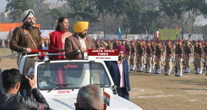 76वां गणतंत्र दिवस: पंजाब और हरियाणा ने पूरे उत्साह के साथ मनाया राष्ट्रीय पर्व, राज्यभर में निकली परेड, मुख्यमंत्री-राज्यपालों ने फहराया तिरंगा