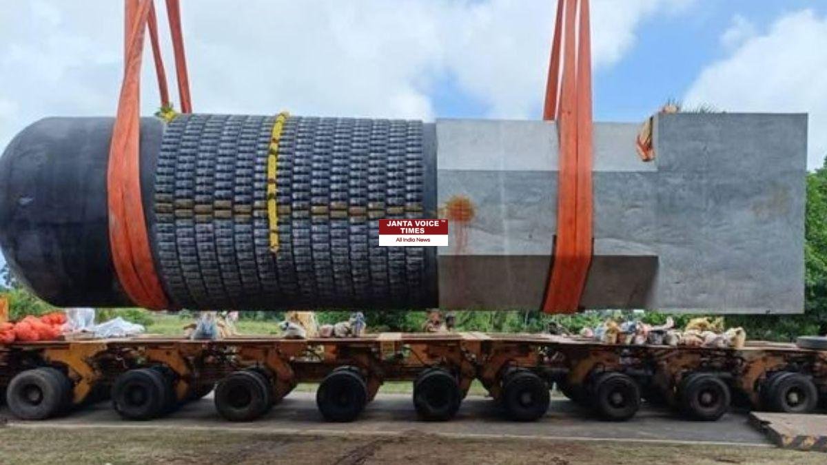 दुनिया का सबसे बड़ा शिवलिंग बिहार में दाखिल, गोपालगंज में भव्य स्वागत, हर-हर महादेव से गूंज उठा जिला