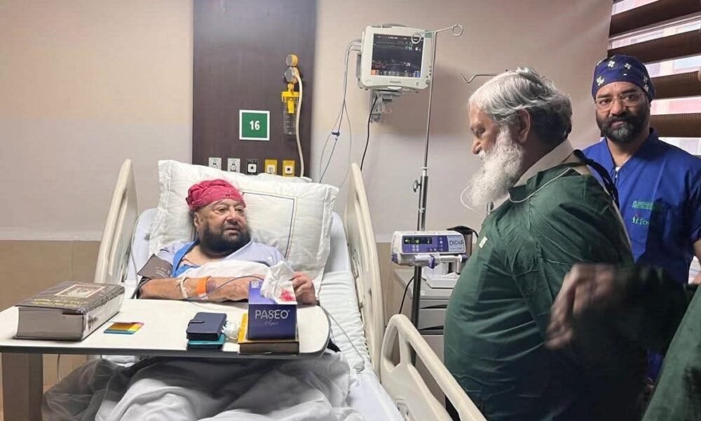 मोहाली के फोर्टिस अस्पताल में भर्ती कैप्टन अमरिंदर सिंह, सर्जरी के बाद स्थिर हालत